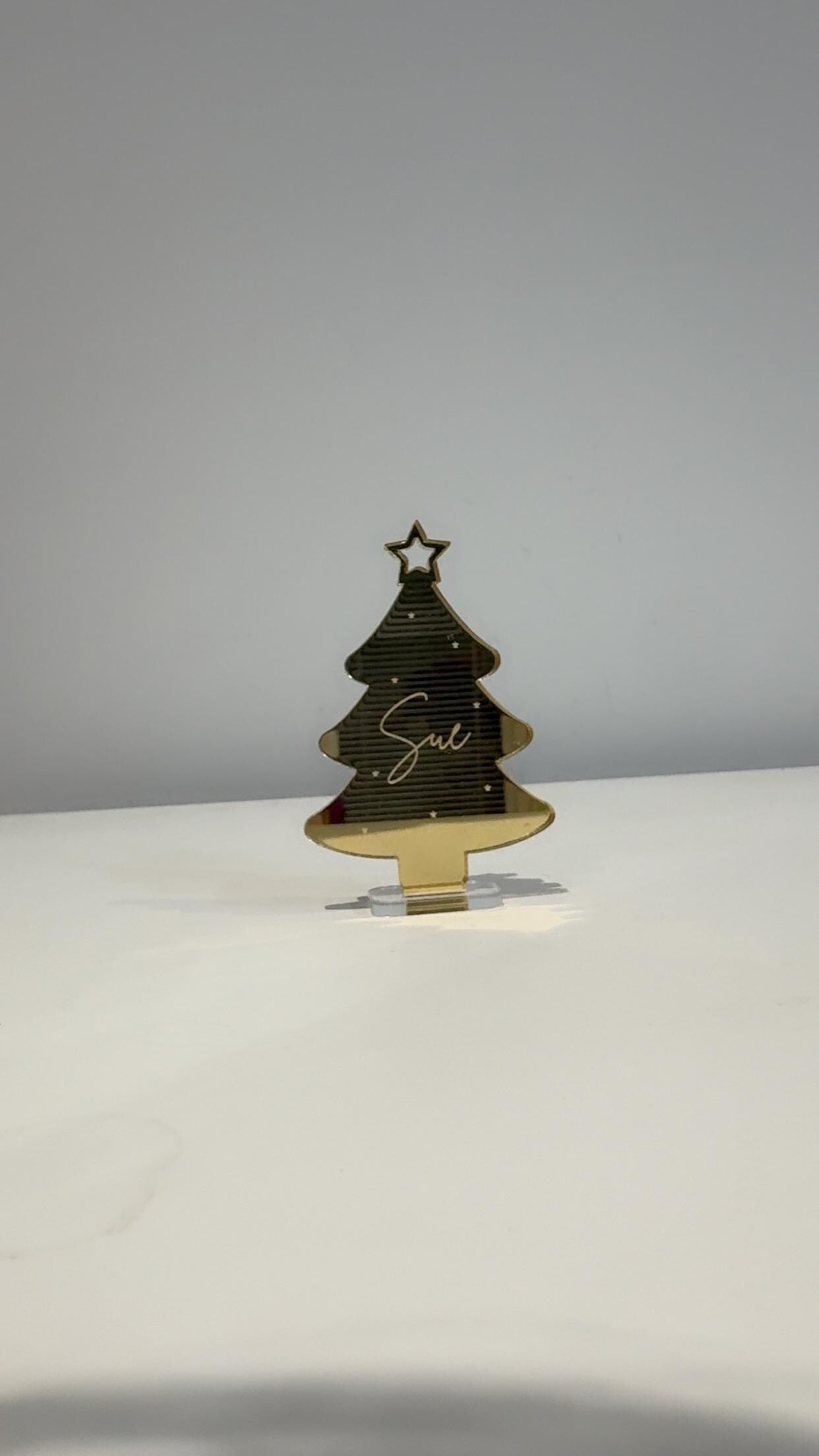 Personalised acrylic name place cards, mirrored place cards for weddings or parties, gold mirror place acrylic engraved cards tree mat
