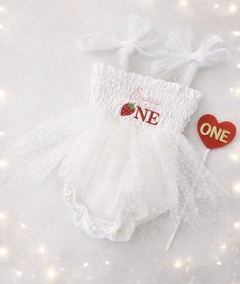 Personalised Strawberry 1st Birthday Outfit – Berry ONE Romper – Baby Girl Cake Smash Outfit – Custom First Birthday Outfit