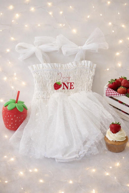 Personalised Strawberry 1st Birthday Outfit – Berry ONE Romper – Baby Girl Cake Smash Outfit – Custom First Birthday Outfit